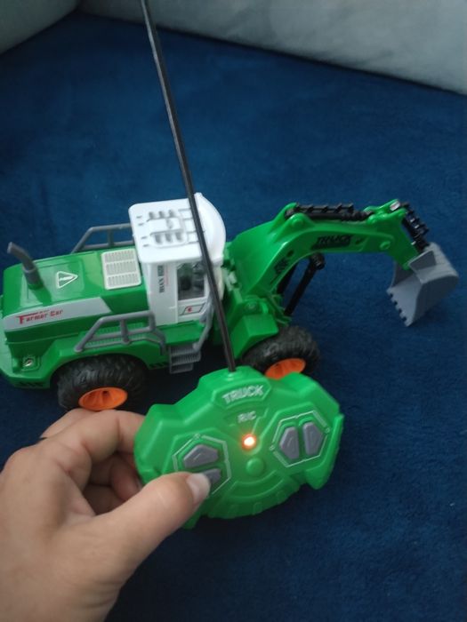 Traktor zdalnie sterowany