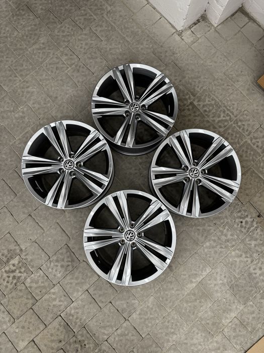 R-19 Оригінал Volkswagen TOUAREG R-LINE,комплект дисків SEBRING для VW Таурек