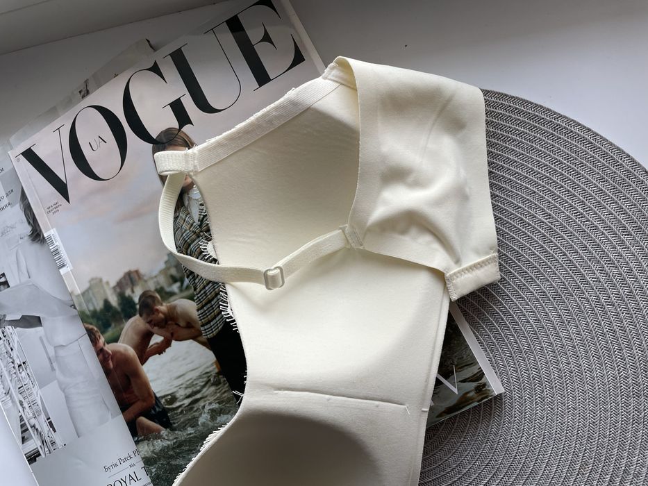 Безшовний анатомічний бюстгальтер