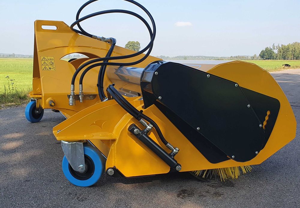 Zamiatarka na tylni TUZ z napędem na wałek WOM 1,2m