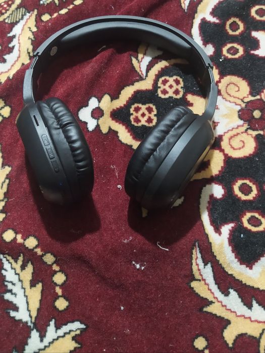 Продам блютуз навушники