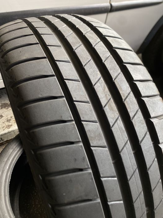 Pneus 225/40/19 Bridgestone Turanza T005 MO