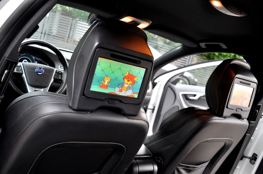 Volvo V60 R-Designe DVD Blis Radar Virtual Webasto Navi Grzana Kierownica