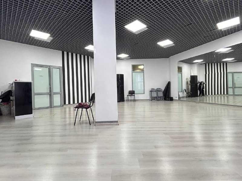 Продаж комерції в ТЦ Монблан