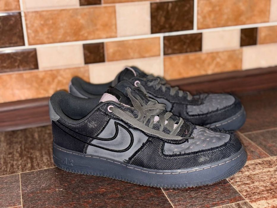 Nike Air Force 1 ‚07 sneakers in black and gray