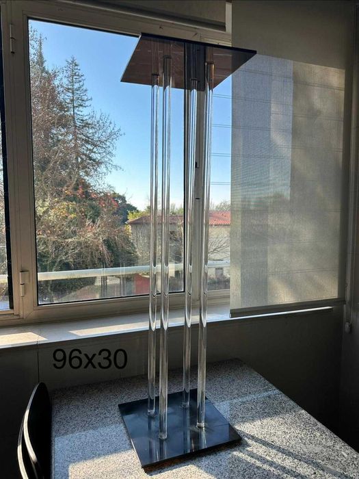 Expositores / Colunas em acrílico