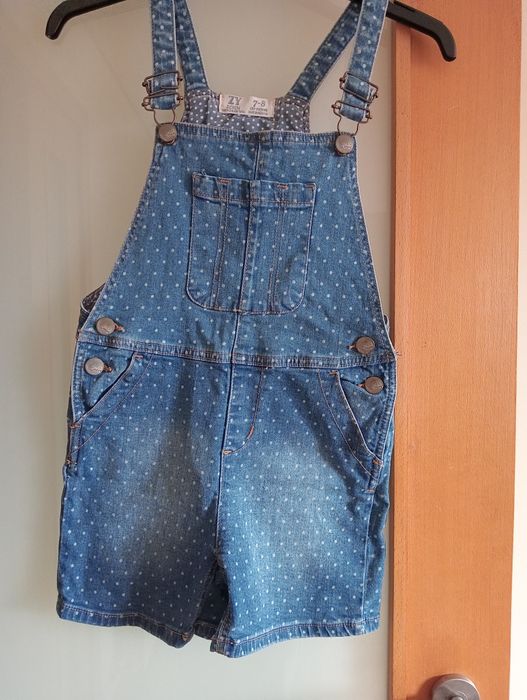 Calções jardineira do tamanho 7/8 anos