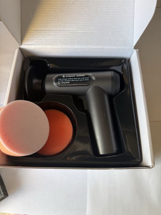 Машинка для полировки и нанесения воска. С большим комплектом насадок