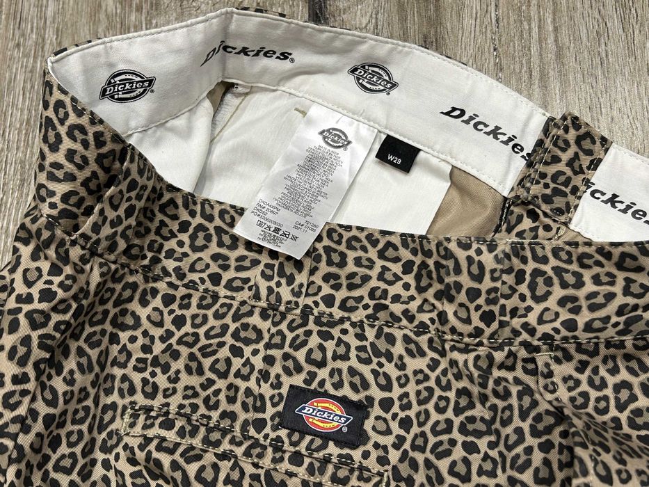 Męskie spodnie Dickes w panterke  Silver Firs Leopard roz W29
