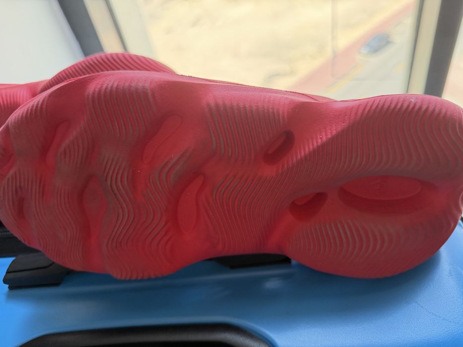 Yeezy foam runner red