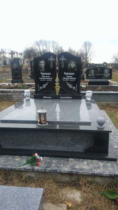 памяники з граніту