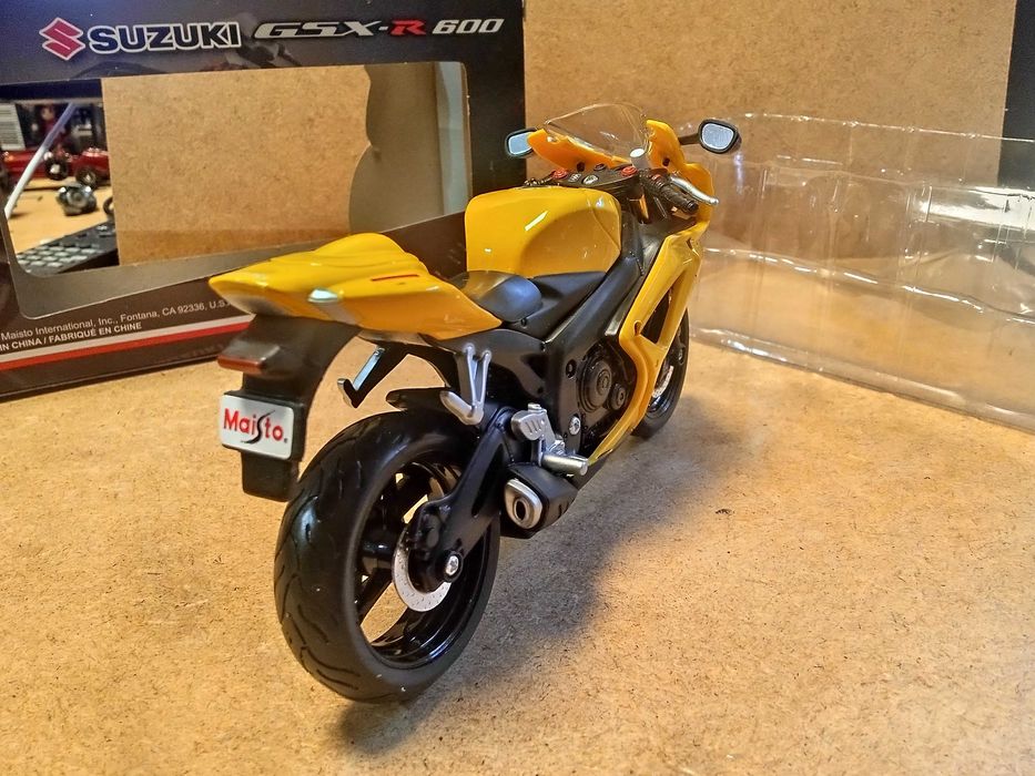 MAISTO 1/12 Motociclo Susuki GSX-R600