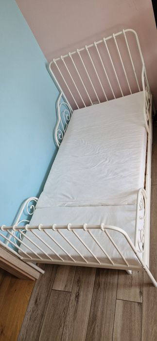 Łóżko dziecięce z materacem