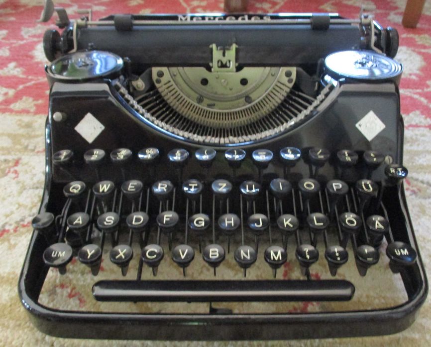 Maquina de escrever antiga Mercedes
