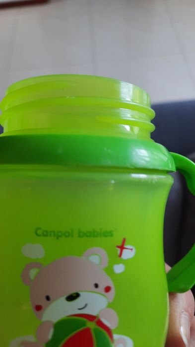 Niebieska Butelka 120ml i zielony kubek canpol babies 120 ml
