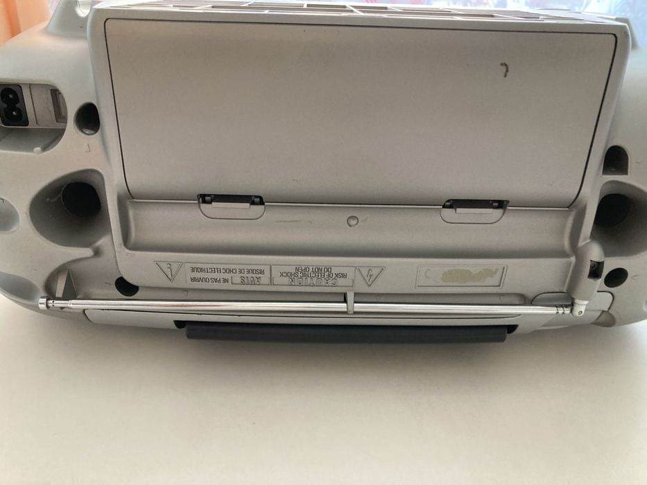 Philips AZ1209 - radio CD + magnetofon kasetowy - sprawny