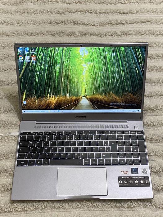 Тоненький Ноутбук Medion Akoya E14408 core i5-1035g4  ОЗУ 8гб ссд240