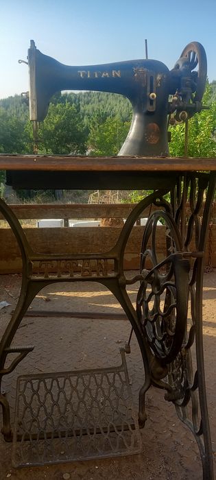 Máquina de costura antiga