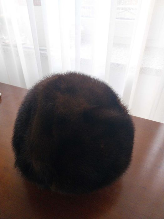 Brązowa czapka z norki