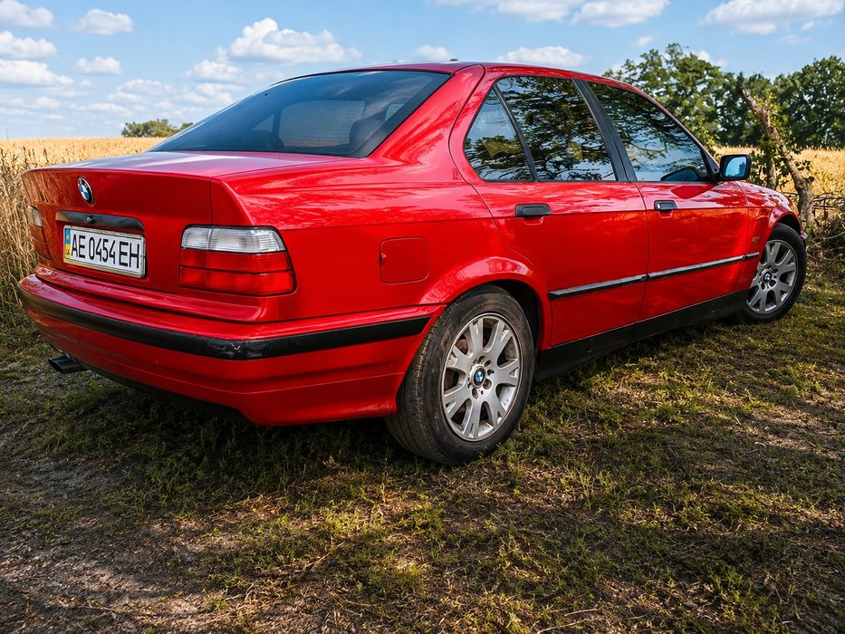 Продам  BMW E36.