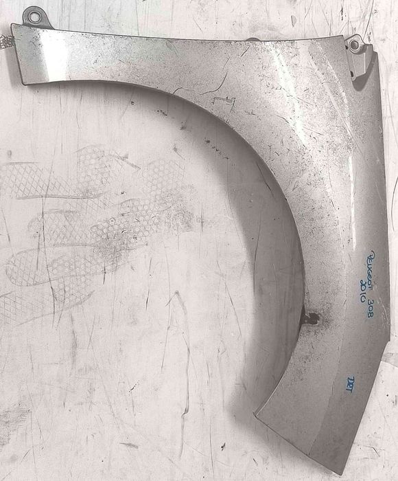 Guarda-lamas Direito - PEUGEOT 308 I