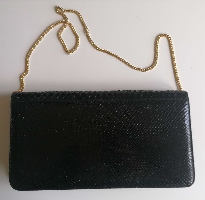 Carteira em pelo de cobra