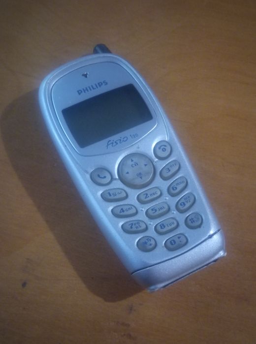 Кнопочный мобильный телефон. Мобилка PHILIPS fisio 120.