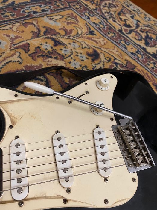 Гітара електронна