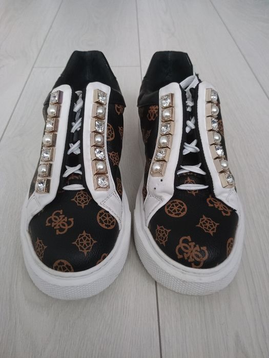 Sneakersy Guess Brązowe