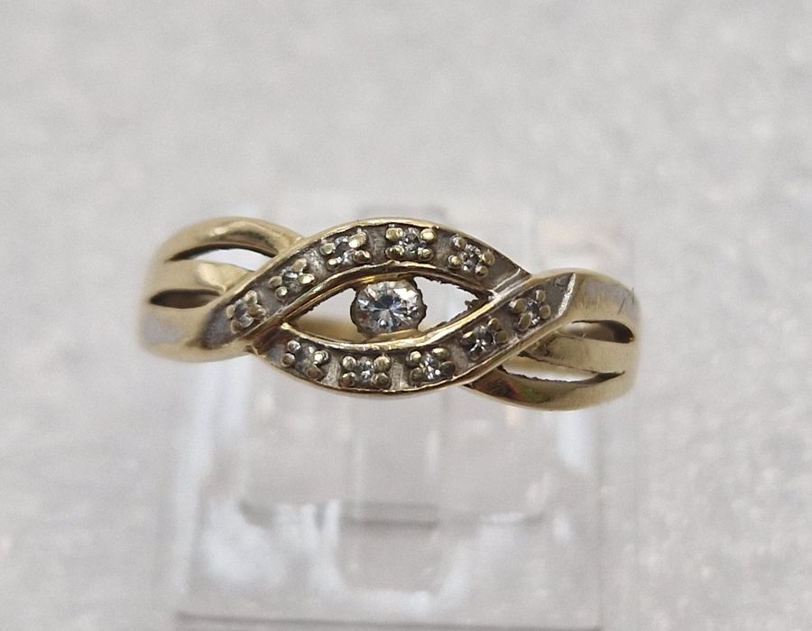 Piękny złoty pierścionek z cyrkoniami używany PR 585 rozm 15