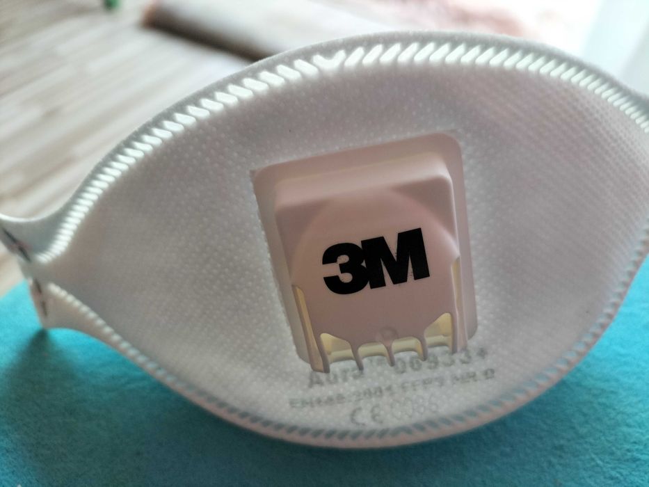 Maseczki filtrujące 3M 20 szt za 90 zł