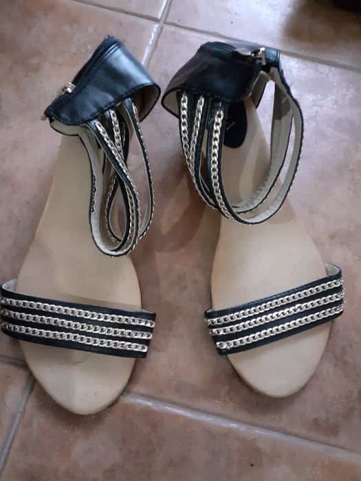 Botas  novas em pele tamanho 39