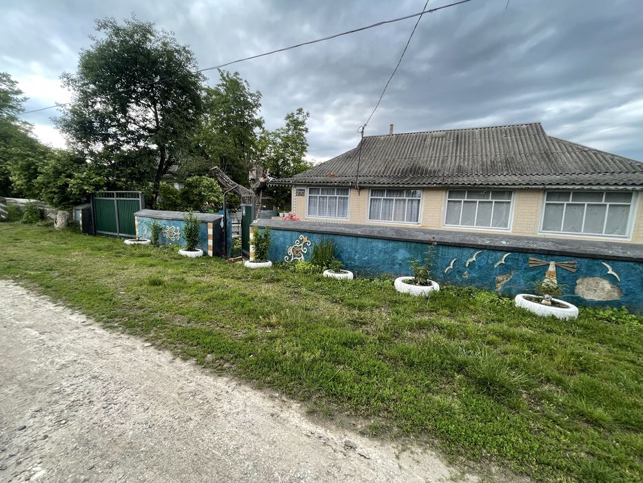 Продається будинок зі всіма умовами,заходь і живи