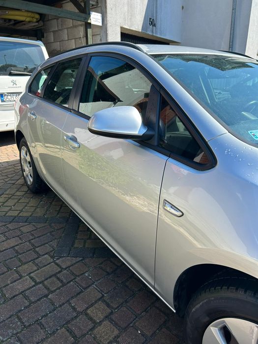 Opel Astra IV Sports Tourer