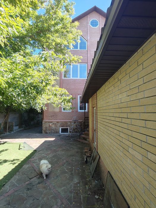 Продам дом 5комнат, жилая площадь 199м