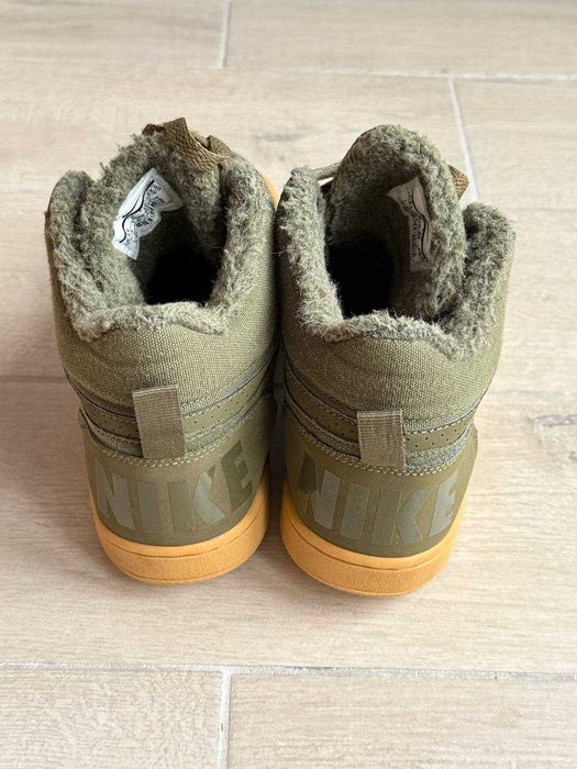 Byty NIKE zimowe