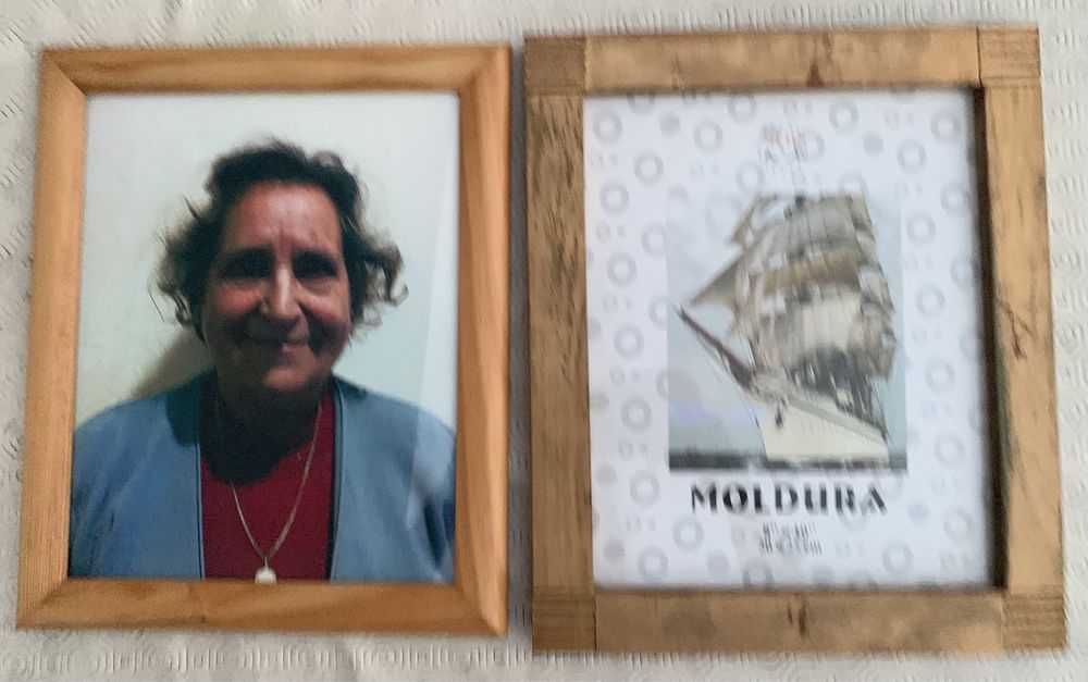 Molduras em madeira e vidro lote