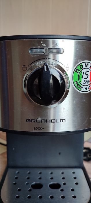 Рожковая кофеварка Grunhelm GEC17