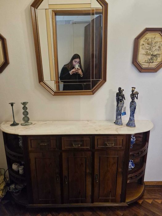 Aparador de Madeira com Espelho