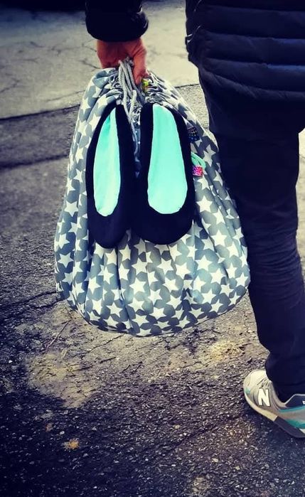 WORKO-MATA  dla dzieci plus kostka sensoryczna 
Mata posiada warstwę w