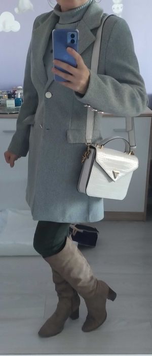 Modny szary płaszczyk jesienny 36
