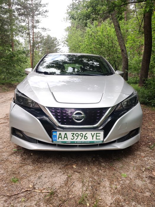 Nissan Leaf 2021 року