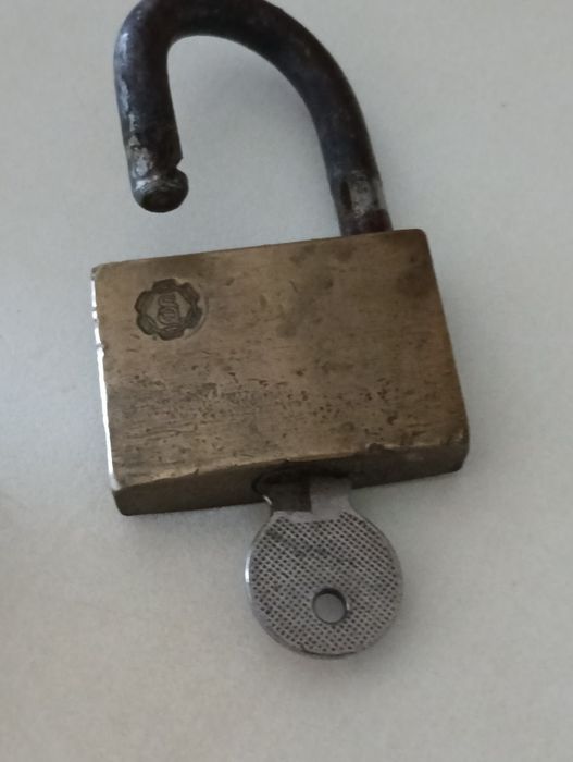 Aluquete vintage de latão/ bronze