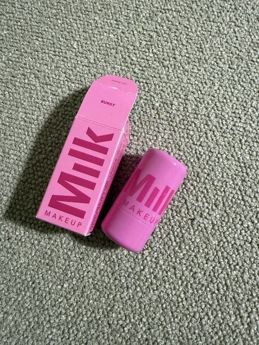 Róż milk makeup brust nowy