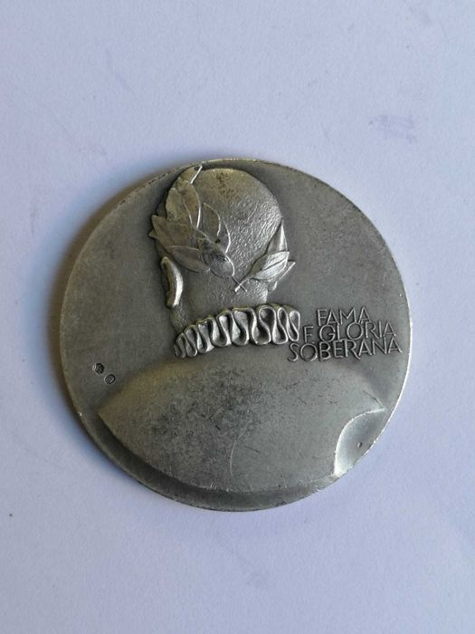 Medalha em prata maciça 2002 de homenagem a Luís de Camões