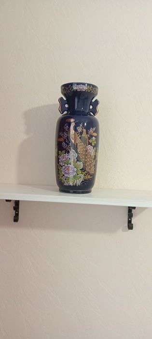 Ваза кришталева, хрустальна і фарфорова