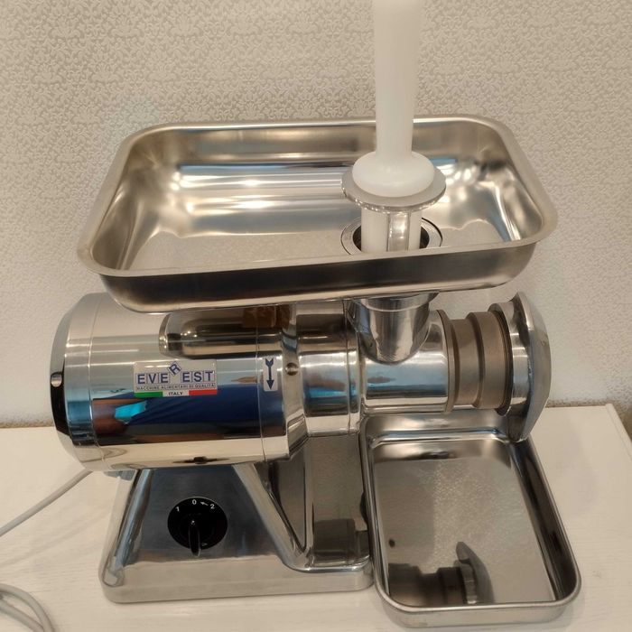 Мясорубка профессиональная  Everest TC22  Unger (220)