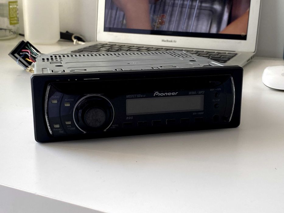 Rádio Pioneer DEH-1100MP
