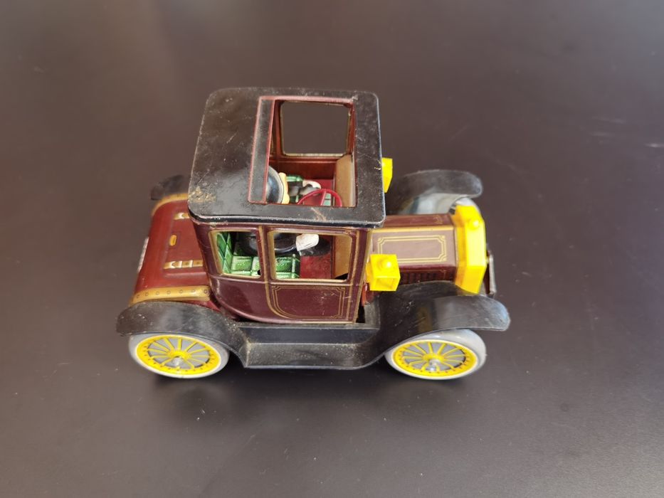 Carrinho de brinquedo da década de 60