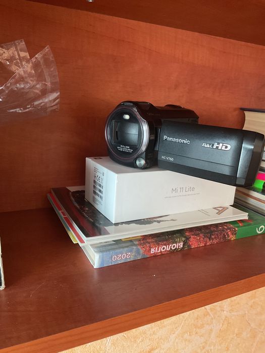 Продам видеокамеру Panasonic HC-V760